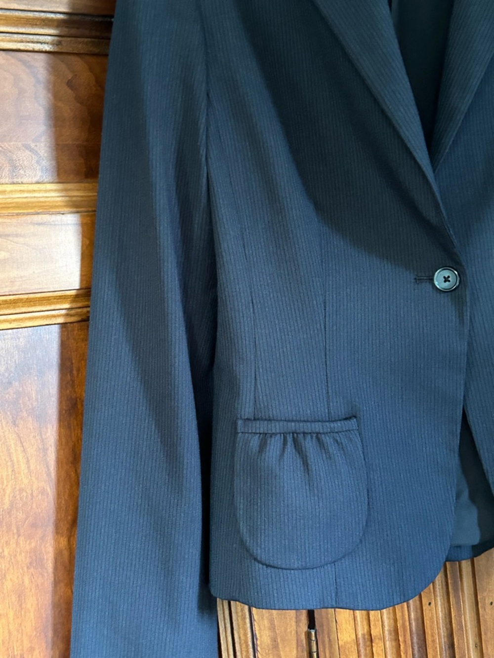 Tahari Dark Navy Pinstripe Single-Button Blazer, Size 8( Size tag is cut off) - Picture 7 of 16